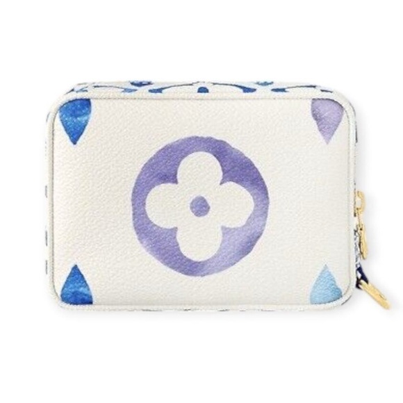 ⭐️Pending Sale⭐️NIB Giftable Louis Vuitton By The Pool Wapity Bag - Picture 6 of 7